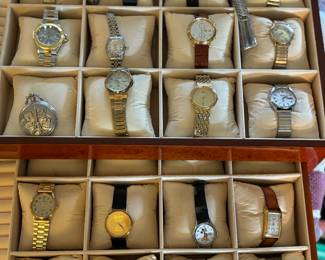 Large selection of watches