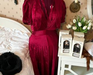 Vintage dress, dress form