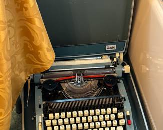 Typewriter 