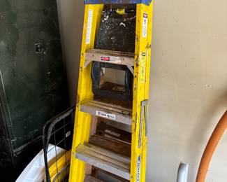 Fiberglass ladder