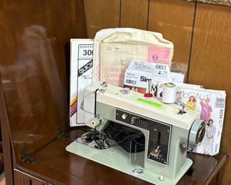 Sewing machine, patterns, accessories