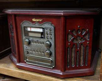 AM / FM / CD / Record player