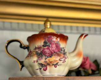 Victorian rose tea pot