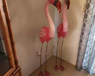 2pcs Metal Pink Flamingo Garden Statues