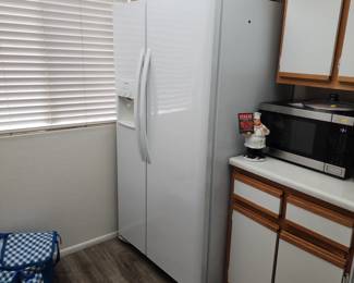 Frigidaire Side By Side Refrigerator FFSS2615TP3 (4A00208240) Age 4yrs