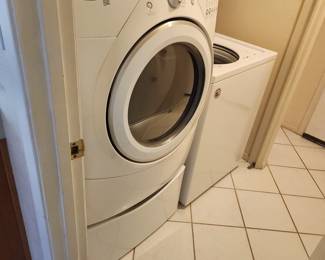 Dryer - White - 27 Inch Electric Dryer with 7.0 cu. ft. Capacity 2008