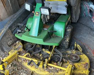 John Deere F525 -  1688 hours SOLD TO NEW HOMEOWNER