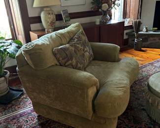 Like new matching chair