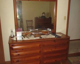 Franklin Shockey bedroom dresser, pine, 1 part of 4 piece set