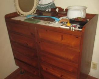 Franklin Shockey chest of drawers, pine, 2nd piece of 4 piece set