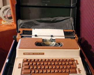 Silver reed electric 8700 typewriter 
