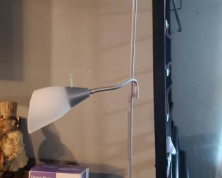 Standing 2 tier lamp