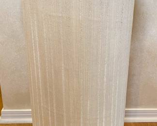 Plinth With Rotating Top
