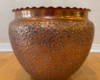 Benham And Froud Hammered Copper Jardiniere Or Planter, 1855 - 1906
