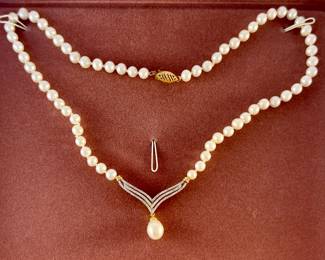 Pearl necklace