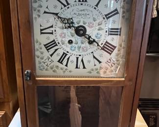 New England Clock 8-day mantle clock