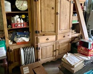 Oak entertainment center with side cabinets