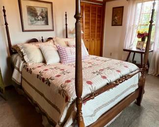 Queen size 4 post bed