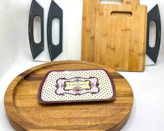 Butcher Block Cutting Board, 2 Bamboo Boards, Oneida Cutting Boards & Small Metal Tray
Lot #: 186