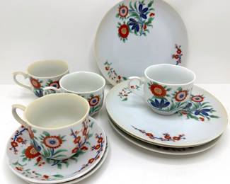 Kakiemon China For The Smithsonian Institution: 4 Dessert Plates, 4 Teacups & 2 Saucers
Lot #: 116
