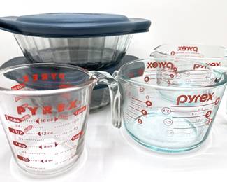 3 Pyrex Measuring Cups & 2 Two Quart Anchor Hocking Glass Bowls With Rubber Covers
Lot #: 183