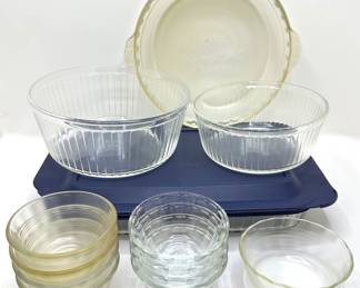 Over 12 Pieces Pyrex Glass Bowls, Anniversary Pie Plate & Casserole With Rubber Cover
Lot #: 184