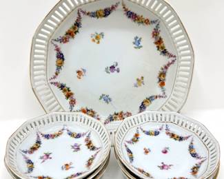 Vintage 1940's Barvaria Shumann China Serving Bowl & 6 Dessert Bowls With Gold Accents, Germany
Lot #: 171