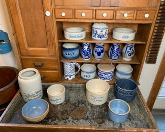 Many beautiful pieces of stoneware - crocks/saltglaze