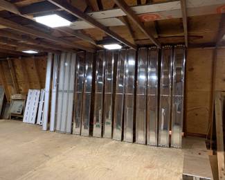 Commercial lighting fixtures