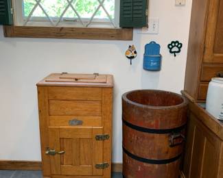 Refrigerator icebox - Simmons Hardware Co. St Louis Mo.
