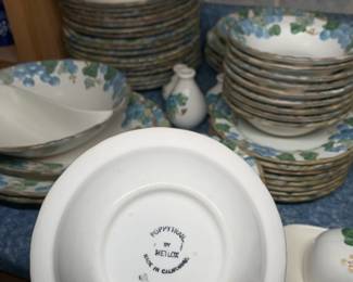 Metlox Poppytrail - Sculptured - Blue Grape Set