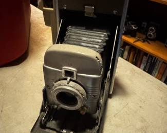 Lots of Vintage Cameras, Polaroid, Kodak & Accessories