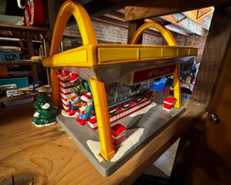 Department 56 Snow Village Mcdonalds 