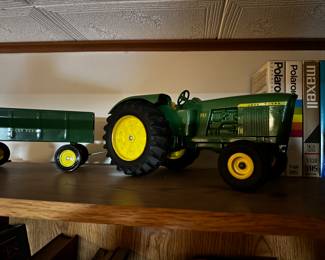 John Deere Metal Farm Toy