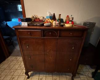 Wood Chest of Drawers