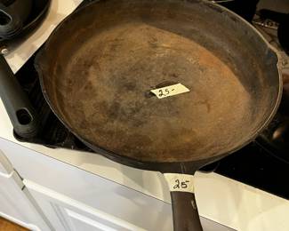 #166	Chicken Fryer 12.5" W No. 10	 $25.00 
