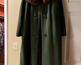 #215	Vintage Green Wool Coat w/Mink Collar - Size medium	 $60.00 

