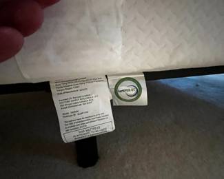#163	Memory Foam Mattress Queen Size (1 foot Deep)	 $150.00 
#164	Memory Foam Mattress Certipur-US 6" Thick Memory Foam Mattress	 $100.00 
