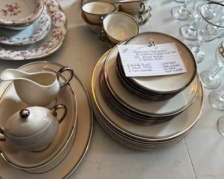 #203	Franciscan "Huntington" by Gladding McBean & Co. USA 5 pc 8 place Setting & Serving Pcs	 $165.00 

