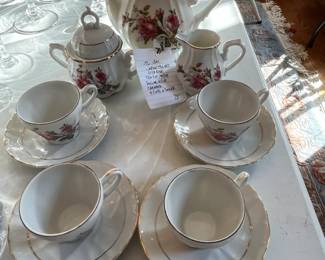 #208	13pc Japan Tea Set Wild Rose Tea Pot w/lid Sugar w/lid Creamer 4 cups & Saucer	 $28.00 
