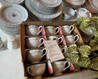 #211	Royal Swirl Fine China Set	 $120.00 
