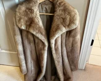 #88	Mink Jacket - Size Small - Blonde	 $125.00 
