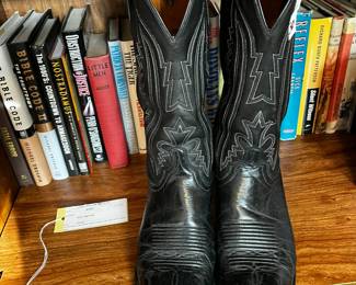 Size 8D boots $30