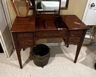 #251	Wood Vanity w/wood Top & 3 Drawers w/flip-up Mirror - 40x19x29	 $125.00 
