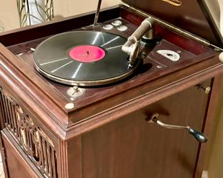 Beautiful Working Antique Silverton Phonograph
