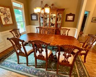 One of the nicest Dining Room Furniture&nbsp;sets we have seen yet! Includes Dining Table, Extra Table Leafs, &nbsp;Table Protection Pad,&nbsp;8 Chairs, China Cabinet and Buffet. This set is in Excellent Condition!