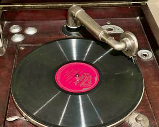 Beautiful Working Antique Silverton Phonograph