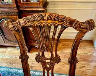 One of the nicest Dining Room Furniture&nbsp;sets we have seen yet! Includes Dining Table, Extra Table Leafs, &nbsp;Table Protection Pad,&nbsp;8 Chairs, China Cabinet and Buffet. This set is in Excellent Condition!