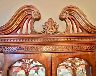 One of the nicest Dining Room Furniture&nbsp;sets we have seen yet! Includes Dining Table, Extra Table Leafs, &nbsp;Table Protection Pad,&nbsp;8 Chairs, China Cabinet and Buffet. This set is in Excellent Condition!