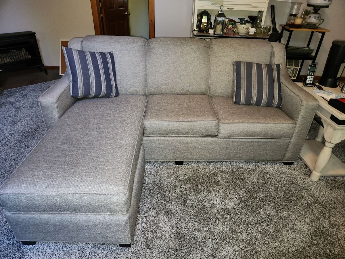 Sofa with movable chaise